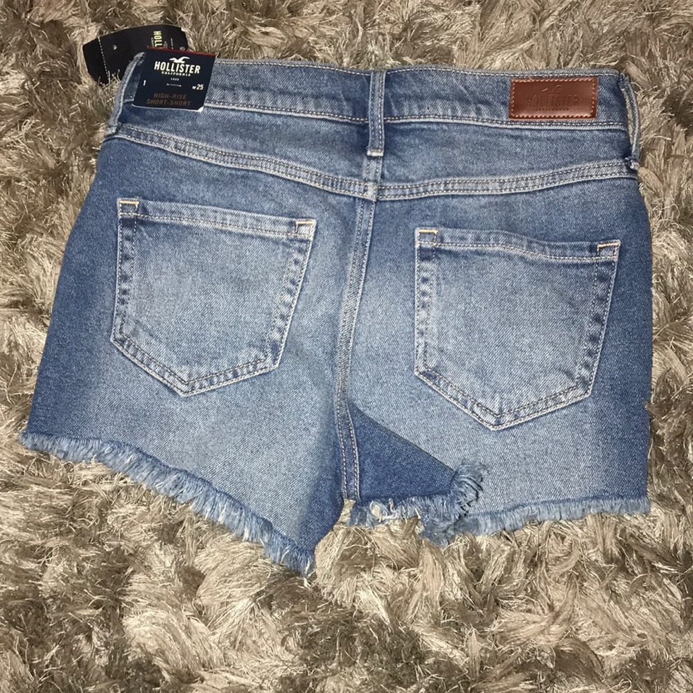 Mini shorts - Picture 2 of 3